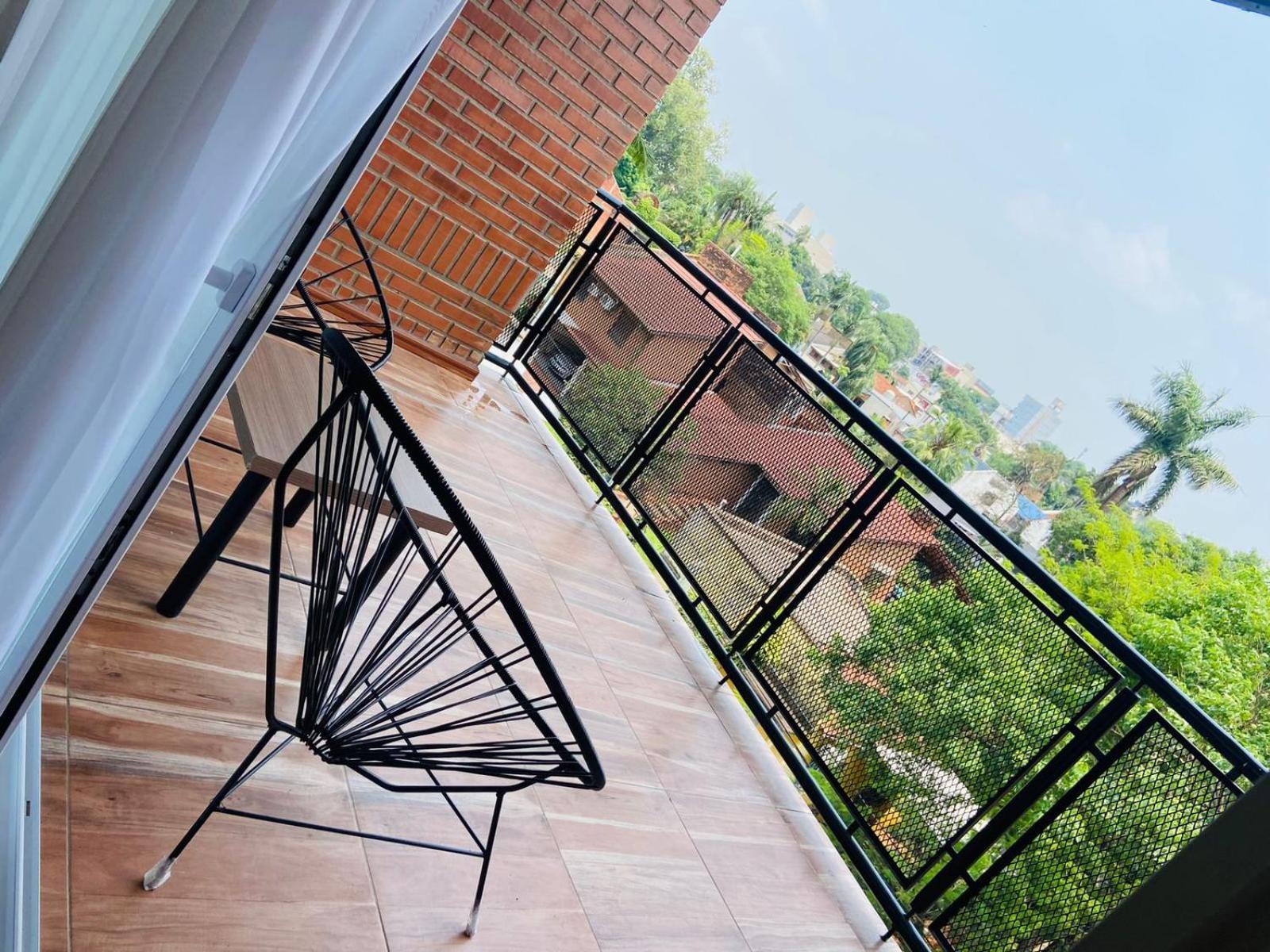 Amplio Y Calido Con Parrilla En El Balcon Posadas Exterior foto